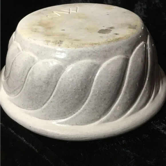 Signed Handmade Pottery Bowl 7 3/4” Diameter - Picture 3 of 5